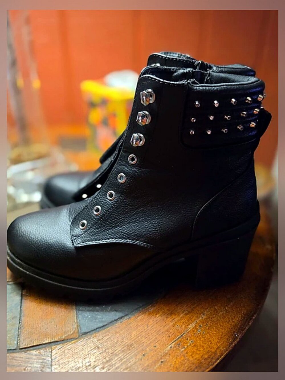 Rocker boots
